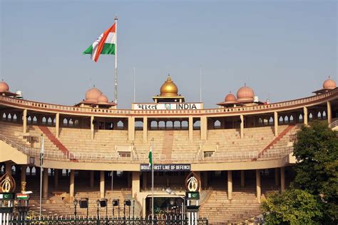  “The Whisperer of Wagah”： A Tale of Borders, Bravery, and Birdsong!